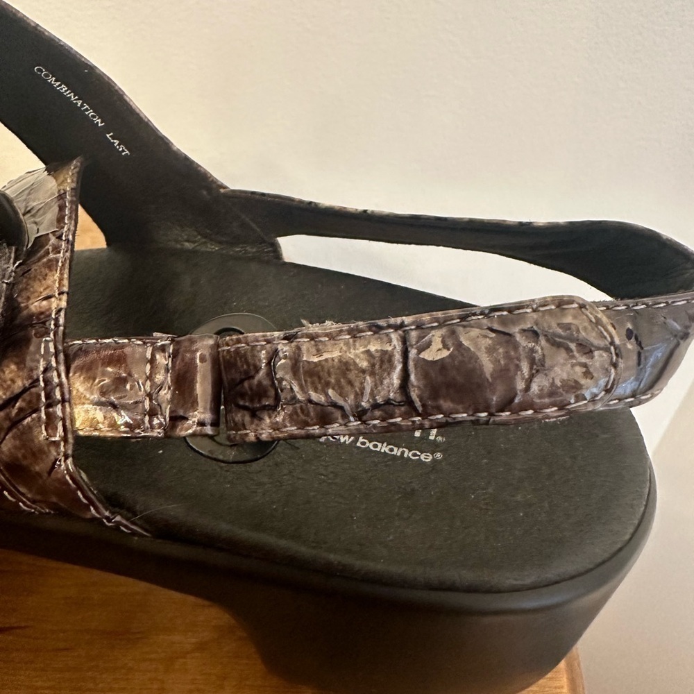 Aravon Sandals Womens Size 11 B Style WSP02GC Brown Black Snake Skin New Balance - Picture 10 of 13